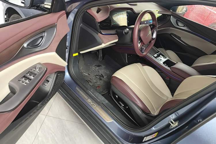 Used BYD Seal 2023 DM-i 1.5T 121km Prestige Model Driver Seat