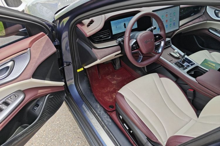 Used BYD Seal 2023 DM-i 1.5T 121km Prestige Model Driver Seat