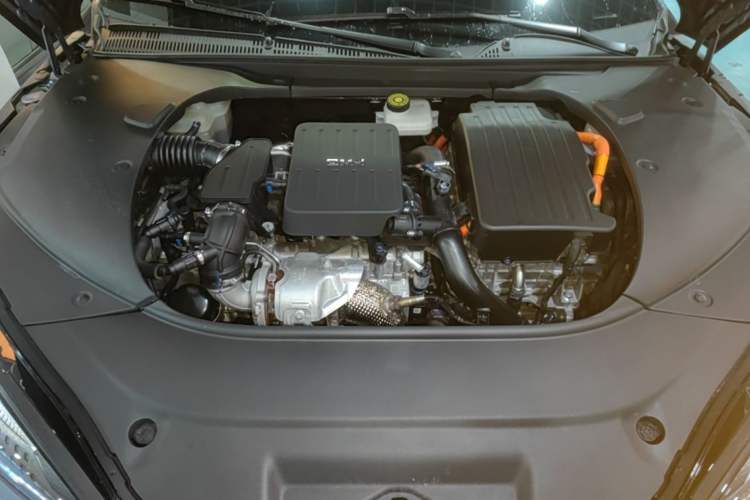 Used BYD Seal 2023 DM-i 1.5T 121km Flagship Model Engine Bay