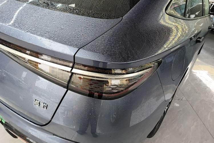 Used BYD Seal 2023 DM-i 1.5T 121km Prestige Model Exterior 3
