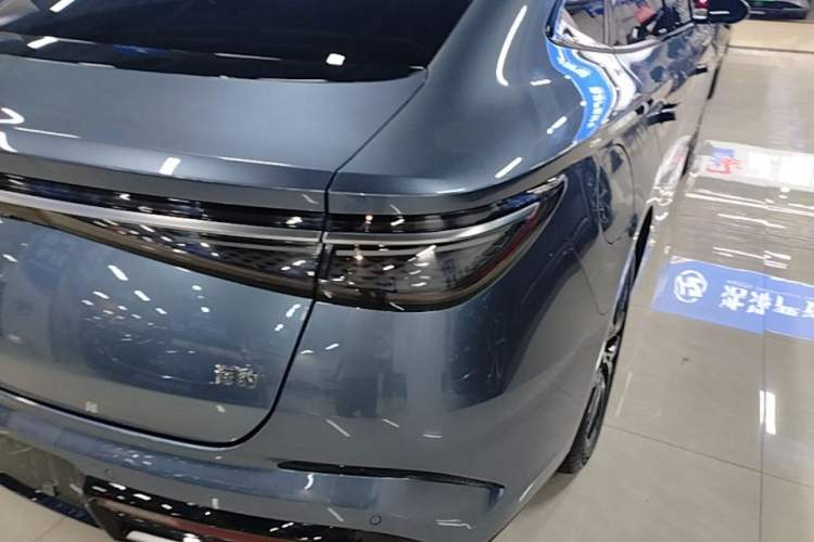 Used BYD Seal 2023 DM-i 1.5L 121km Luxury Model Exterior 3