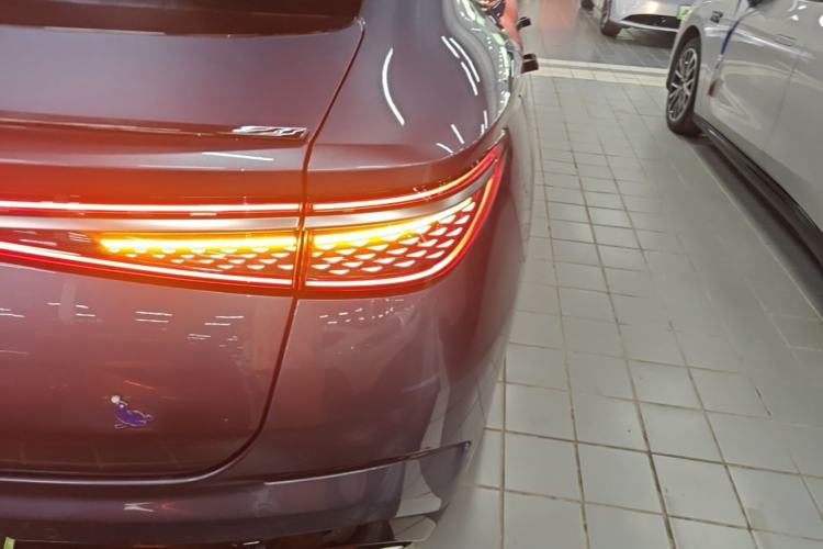 Used BYD Seal 2023 DM-i 1.5L 121km Prestige Model Exterior 3