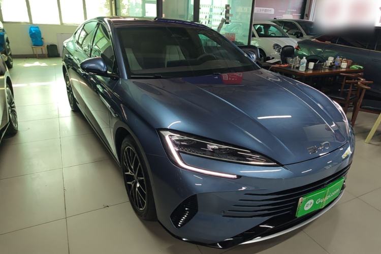 Used BYD Seal 2023 DM-i 1.5T 121km Prestige Model Front Right 45 Deg