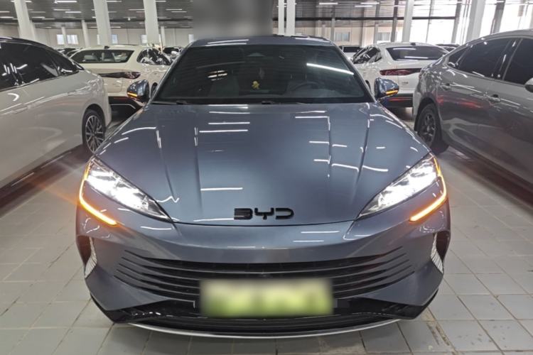 Used BYD Seal 2023 DM-i 1.5L 121km Prestige Model Front