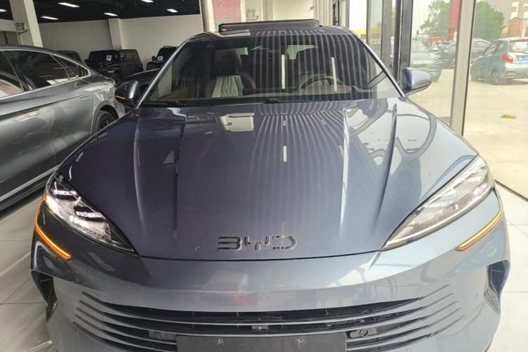 Used BYD Seal 2023 DM-i 1.5T 121km Flagship Model Front
