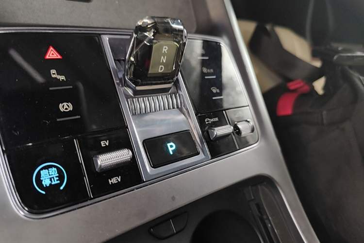 Used BYD Seal 2023 DM-i 1.5T 121km Prestige Model Gear Lever