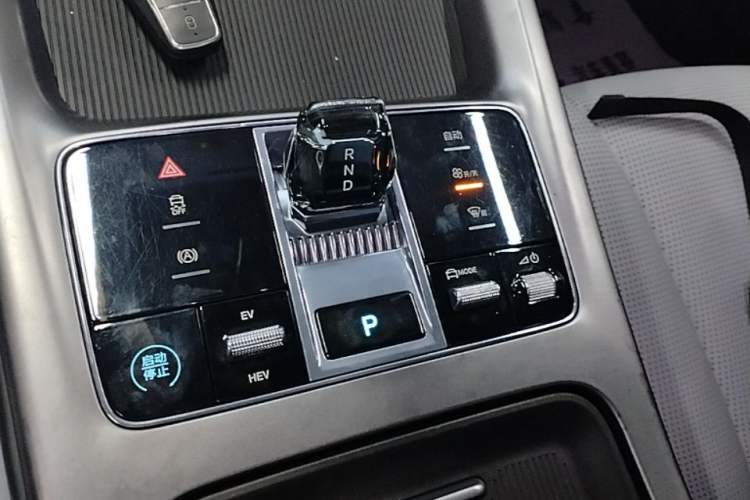Used BYD Seal 2023 DM-i 1.5L 121km Luxury Model Gear Lever