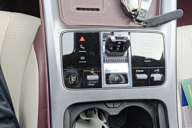 Used BYD Seal 2023 DM-i 1.5T 121km Prestige Model Gear Lever