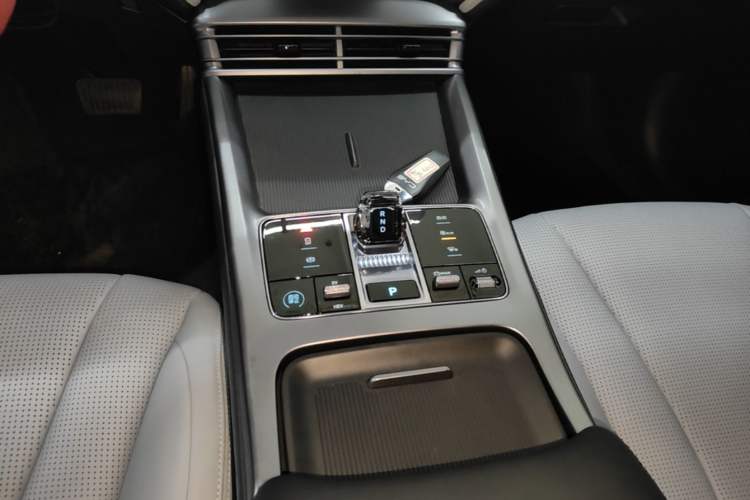 Used BYD Seal 2023 DM-i 1.5L 121km Luxury Model Gear Lever
