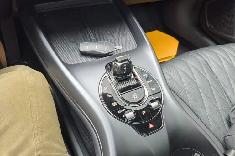 Used BYD Seal 2023 Champion Edition 700km Deluxe Model Gear Lever