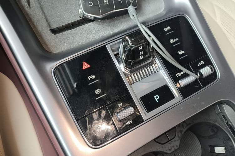 Used BYD Seal 2023 DM-i 1.5T 121km Flagship Model Gear Lever