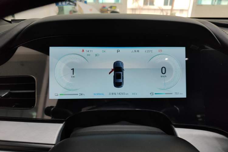 Used BYD Seal 2023 DM-i 1.5L 121km Luxury Model Instrument Cluster