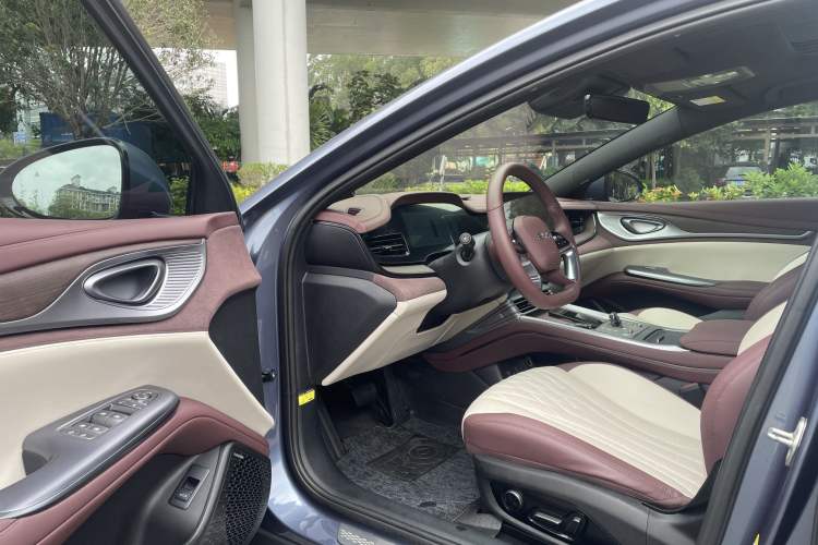 Used BYD Seal 2023 DM-i 1.5T 121km Flagship Model Interior 2