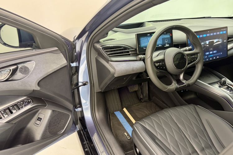 Used BYD Seal 2023 Champion Edition 700km Performance Version Interior 4