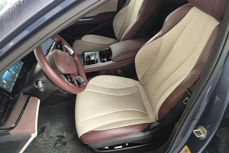 Used BYD Seal 2023 DM-i 1.5T 121km Prestige Model Left Front Seat