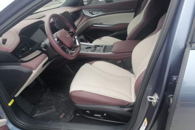 Used BYD Seal 2023 DM-i 1.5T 121km Prestige Model Left Front Seat