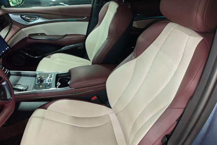 Used BYD Seal 2023 DM-i 1.5T 121km Prestige Model Left Front Seat