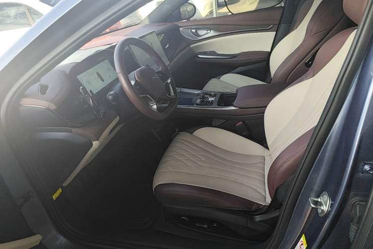 Used BYD Seal 2023 DM-i 1.5T 121km Flagship Model Left Front Seat