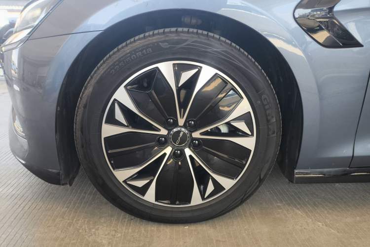 Used BYD Seal 2023 Champion Edition 550km Elite Model Left Front Wheel Hub