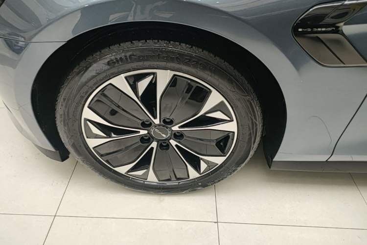 Used BYD Seal 2023 Champion Edition 550km Prestige Model Left Front Wheel Hub