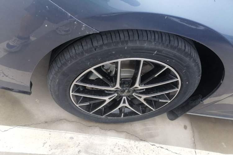 Used BYD Seal 2023 DM-i 1.5T 121km Prestige Model Left Front Wheel Hub