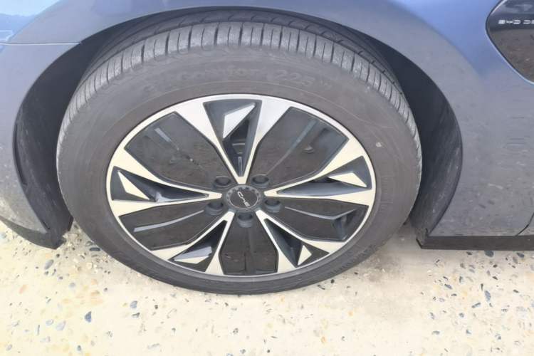Used BYD Seal 2023 Champion Edition 550km Elite Model Left Front Wheel Hub