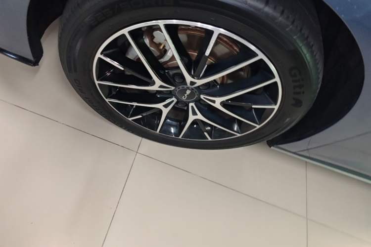 Used BYD Seal 2023 DM-i 1.5T 121km Prestige Model Left Front Wheel Hub