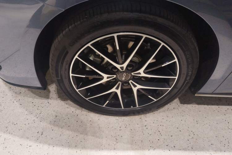 Used BYD Seal 2023 DM-i 1.5L 121km Prestige Model Left Front Wheel Hub