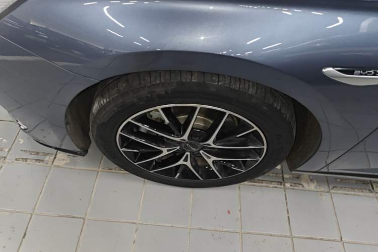 Used BYD Seal 2023 DM-i 1.5L 121km Prestige Model Left Front Wheel Hub
