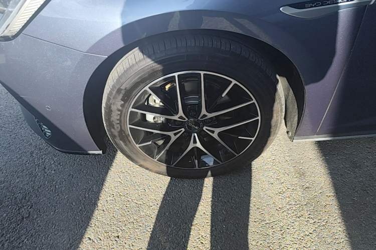 Used BYD Seal 2023 DM-i 1.5T 121km Flagship Model Left Front Wheel Hub
