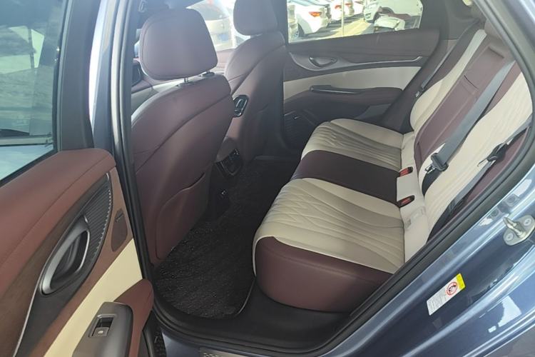 Used BYD Seal 2023 DM-i 1.5T 121km Flagship Model Left Rear Seat