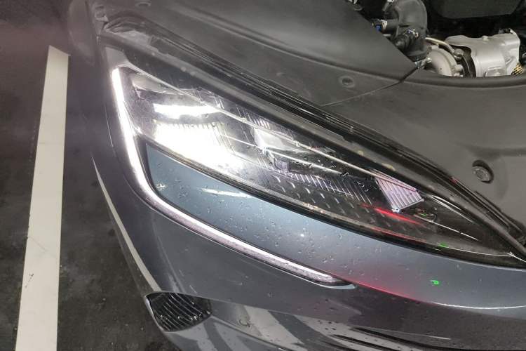 Used BYD Seal 2023 DM-i 1.5T 121km Flagship Model Right Front Headlight