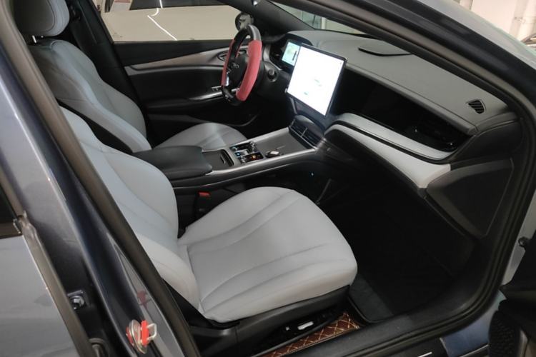Used BYD Seal 2023 DM-i 1.5L 121km Luxury Model Right Front Seat