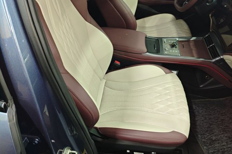 Used BYD Seal 2023 DM-i 1.5T 121km Flagship Model Right Front Seat