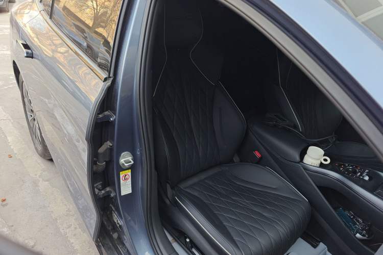 Used BYD Seal 2023 Champion Edition 700km Deluxe Model Right Front Seat
