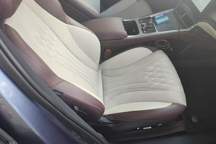 Used BYD Seal 2023 DM-i 1.5T 121km Flagship Model Right Front Seat