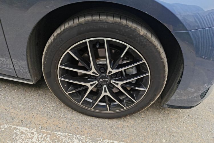 Used BYD Seal 2023 DM-i 1.5T 121km Prestige Model Right Front Wheel Hub