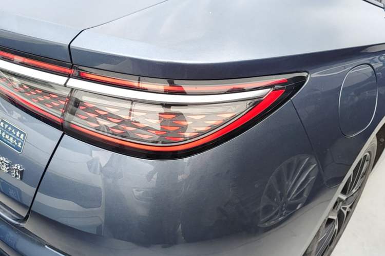 Used BYD Seal 2023 DM-i 1.5L 121km Prestige Model Right Rear Taillight