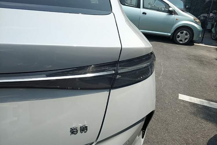 Used BYD Seal 2023 Champion Edition 700km Performance Version Right Rear Taillight