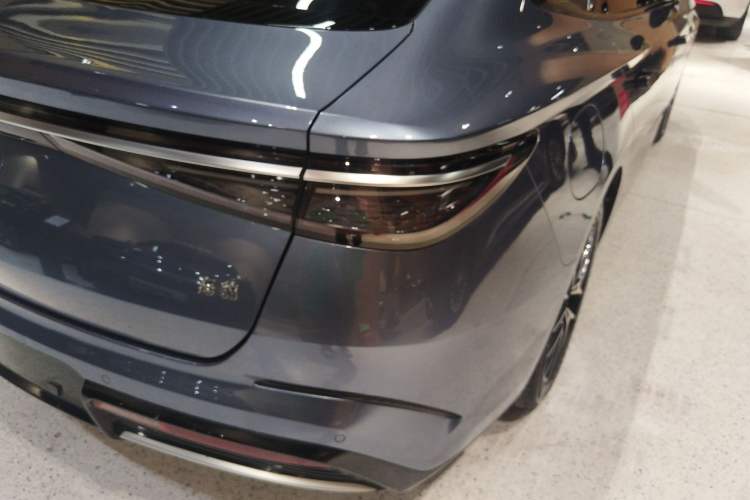 Used BYD Seal 2023 DM-i 1.5L 121km Prestige Model Right Rear Taillight