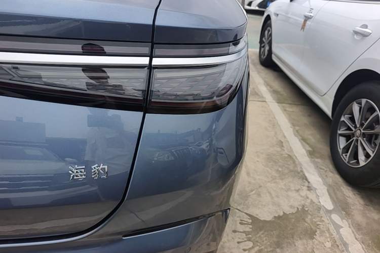 Used BYD Seal 2023 DM-i 1.5T 121km Prestige Model Right Rear Taillight