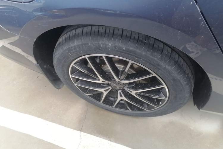 Used BYD Seal 2023 DM-i 1.5T 121km Prestige Model Right Rear Wheel Hub