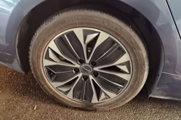 Used BYD Seal 2023 Champion Edition 550km Prestige Model Right Rear Wheel Hub