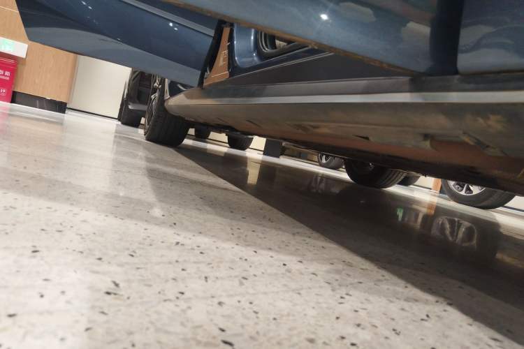Used BYD Seal 2023 DM-i 1.5L 121km Prestige Model Right Side Sill