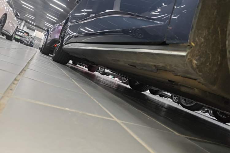 Used BYD Seal 2023 DM-i 1.5L 121km Prestige Model Right Side Sill
