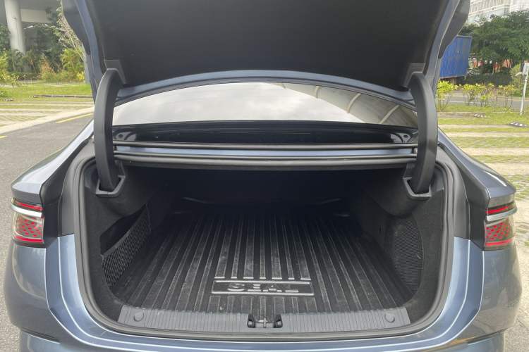 Used BYD Seal 2023 DM-i 1.5T 121km Flagship Model Trunk