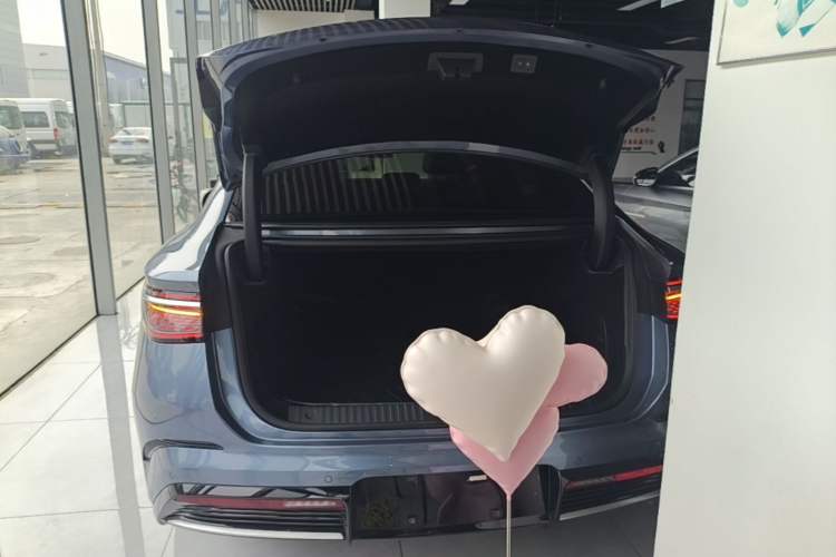 Used BYD Seal 2023 DM-i 1.5T 121km Flagship Model Trunk