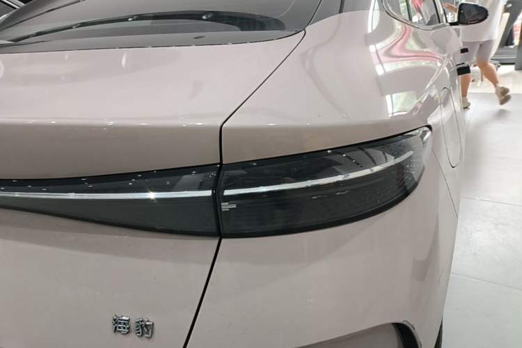 Used BYD Seal 2023 Champion Edition 550km Elite Model Exterior 3