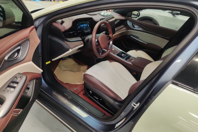 Used BYD Seal 2023 DM-i 1.5T 121km Prestige Model Driver Seat