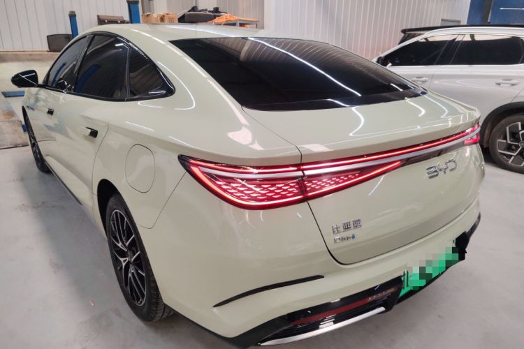 Used BYD Seal 2023 DM-i 1.5T 121km Prestige Model Exterior 2